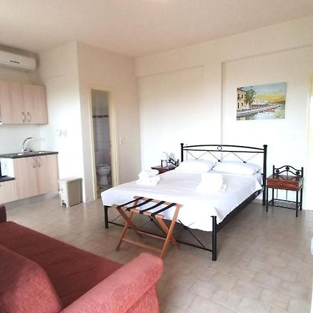 Orizontas Studios & Apartments Свороната Экстерьер фото